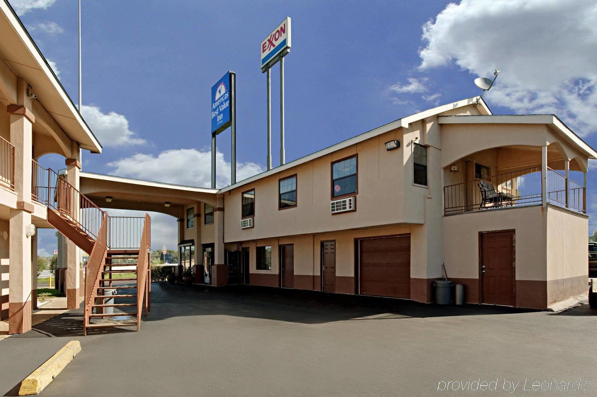 Apple Tree Inn Lindale Exterior photo